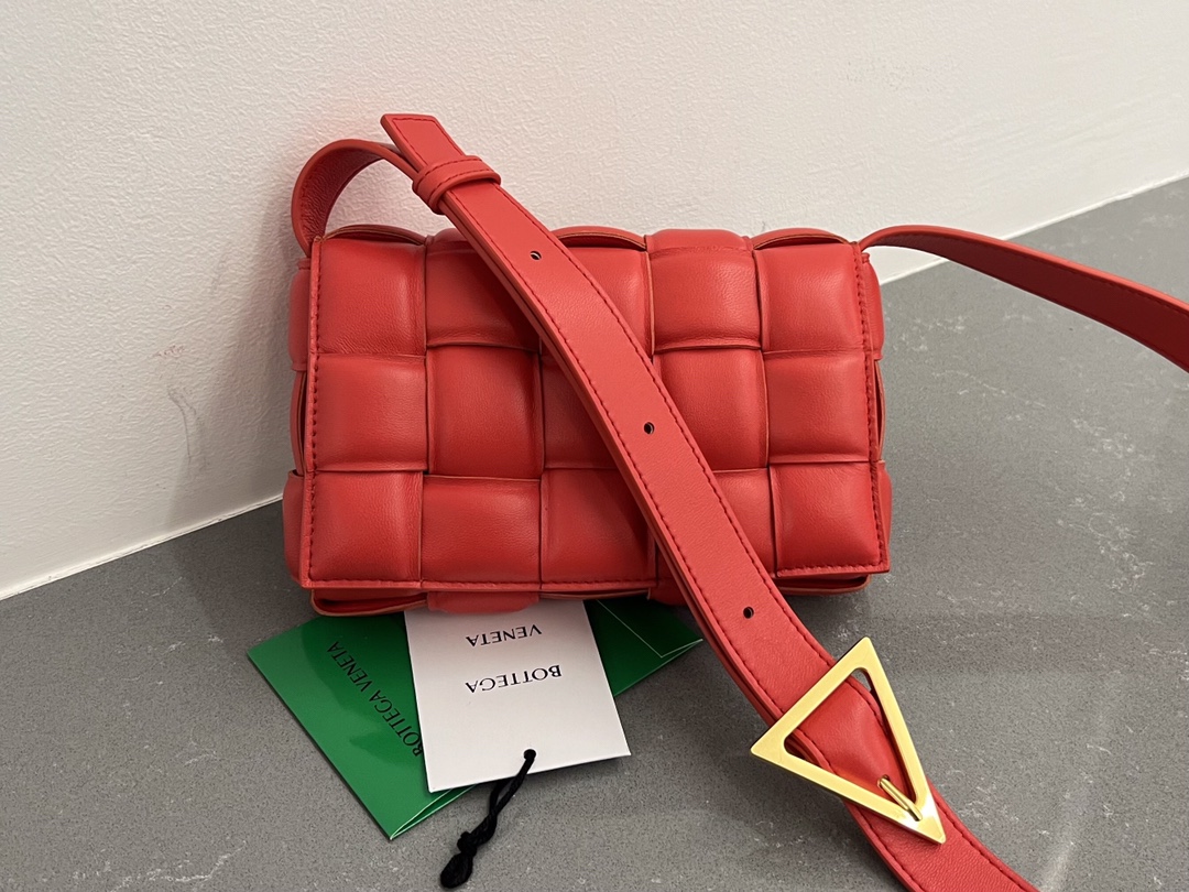 Small Padded Cassette Intreccio Leather Cross-body Bag Red